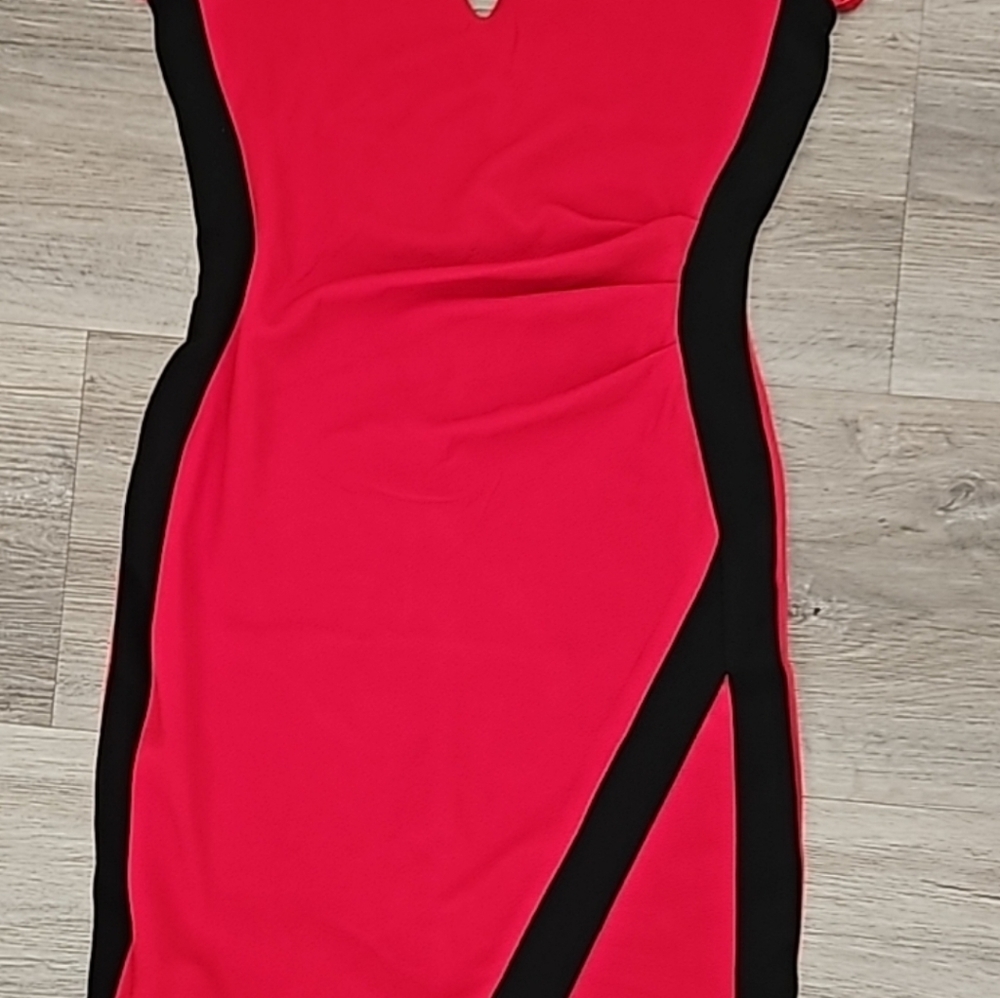 Icon dresses - Picture 2 of 3